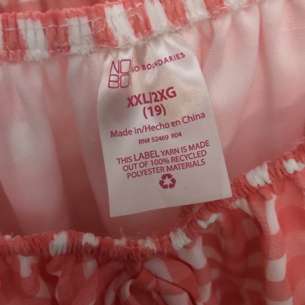 Red & White Blouse - Picture 5 of 5